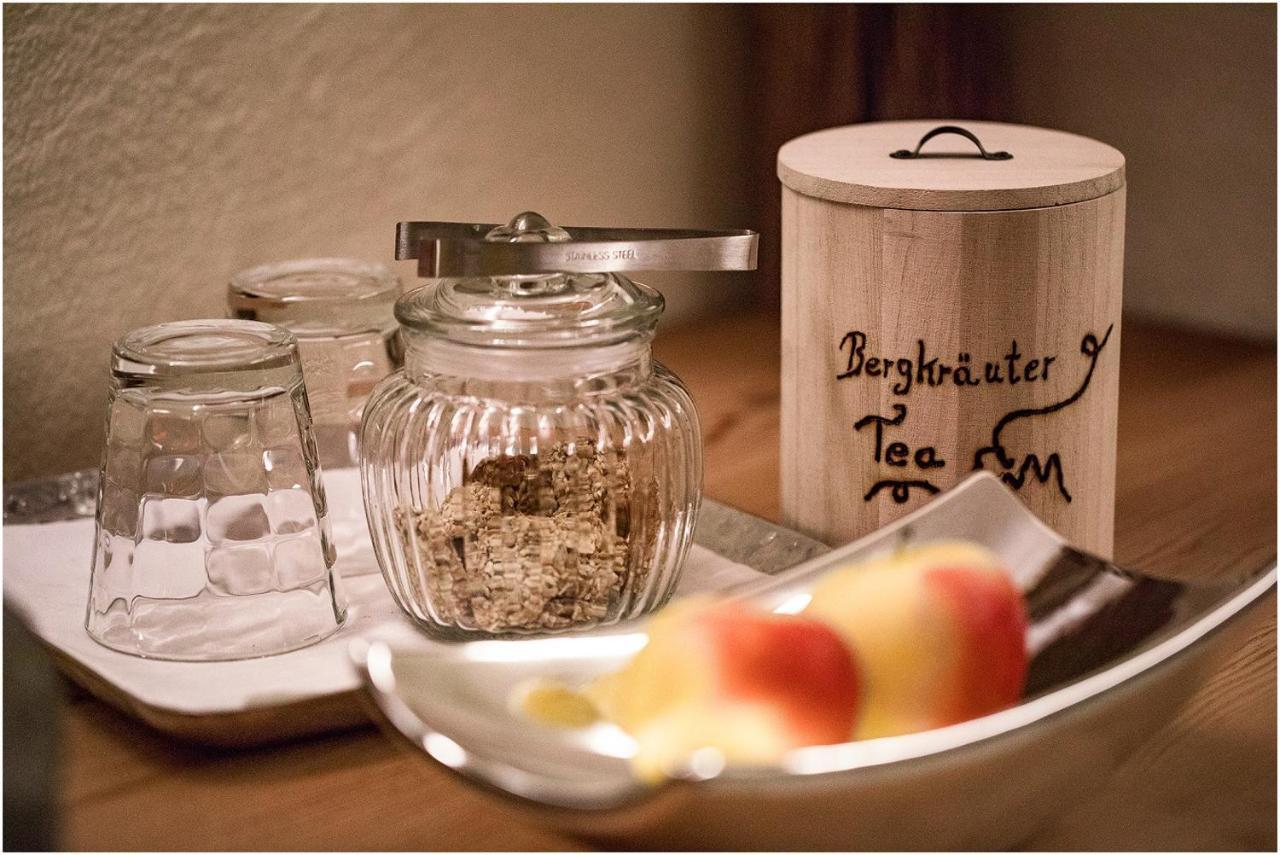Nigglerhof Bed & Breakfast Dobbiaco Bagian luar foto